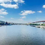 Free Parking - Cozy Apartment Near Vysehrad Railway Bridge