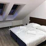 Valentine\'S National Museum Apartments