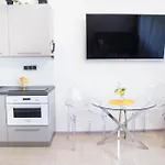 New Exclusive Residence With Ac Nearby Metro