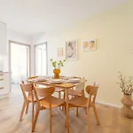 Bright 2Br - 4Th Floor, Balcony, Free Parking By Gravity Prague