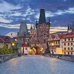 Cozy Apartment Near Stefanikuv Most