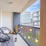 Design Apartment - Balcony, Free Parking, Yoga, 10 Mins To Center, By Gravity Prague