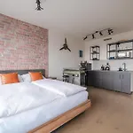 Industrialux Suite By Rentez