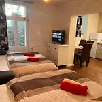 Amazing Apartment Zborovska