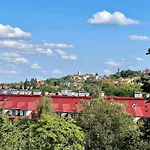 Jana\'S Wow Apt, 2Br, Metro Next Door, Near The Airport