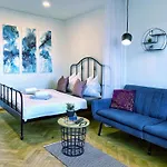Jana\'S Wow Apt, 2Br, Metro Next Door, Near The Airport