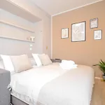 Bright 2Br - 7Th Floor, Balcony, Free Parking By Gravity Prague