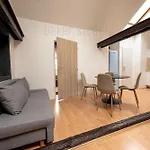 Attic 3 Bedrooms Apartment With 2 Bathrooms