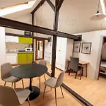 Attic 3 Bedrooms Apartment With 2 Bathrooms