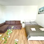 Riverside Premium Apartment