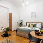 Kampa Park Apartment