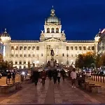T1-Wenceslas Square