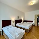 Quadrio Bedroom Central Apartment