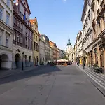 Luxury 2 Bedroom Apartment With Ac In The Old Town