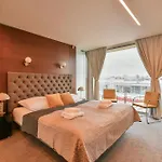 Presidential Penthouse, 303M2, Jacuzzi On Terrace, Sauna, 6Bdrm, 4Bthrm, Ac, Lift
