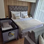 Luxury & Air-Conditioned Osko Apartment Near The City Center