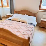 Familyvilla, New 4 Luxury Big Apartments, Parking