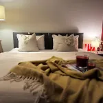 Cherry - Prague Apartment