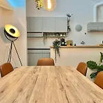 Beautiful New Town Apartment
