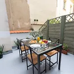 Best Price & Location - Historic Square Residency
