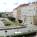 Rose Suites And Rooms