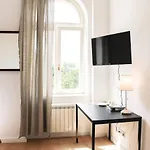 Rose Suites And Rooms