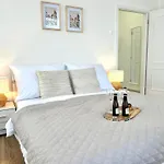 Treetess City Centre Prague Apartments