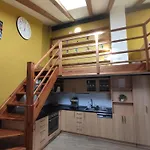 Cozygem Apt 2 Mins Walk Charles Bridge