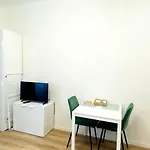 Private Apartment Close To Red Subway Pankrac