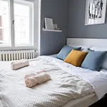 Spacious Apartment Near Prague Castle