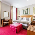 Myo Hotel Caruso