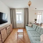 Stay Inn Apartments Seifertova