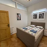 Karlin Oasis 2-Bedroom Apartment