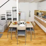 Luxury Apartment Near The Downtown