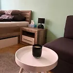 Sunny Flat In Center Of Prague