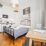 Bright Downtown Studio