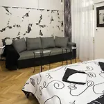 Black & White Apartment Prague By Wenceslas Square And Muzeum