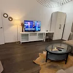 Luxury Modern Designed Oldtown Apartment