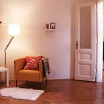 Charming Apt W Balcony Old Town
