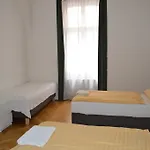 Leo Apartments Old Town