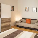 Modern Apartment Zlatnicka 8