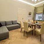 Ruterra Apt With Sauna And Billiards