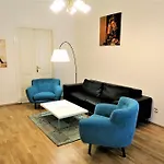 Old Town Square Superior Apartments - Valentin