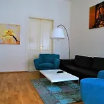 Old Town Square Superior Apartments - Valentin