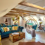 Bohemian Chic 2 Bedroom 2 Bathroom Loft With Hanging Chair