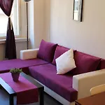 Go Native Prague Apartment