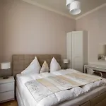 Bourgeois Apartment In Cultural Heritage Building By Ruterra