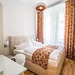 Bourgeois Apartment In Cultural Heritage Building By Ruterra