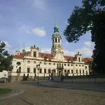 Apartricanova