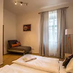Riverside Ruterra Apartment